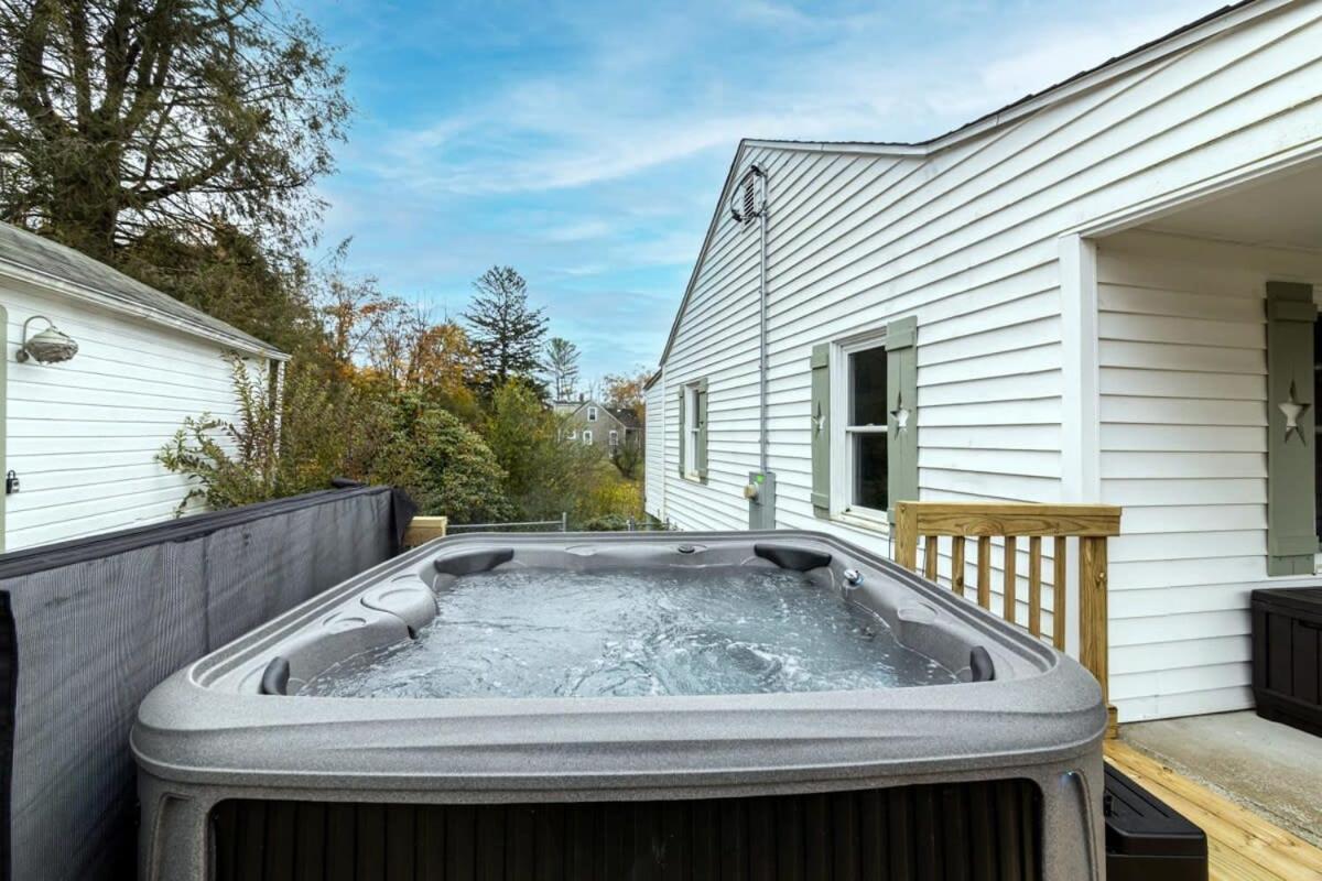 New River Gorge Cottage W Hot Tub, Fire Pit, Grill Oak Hill Luaran gambar